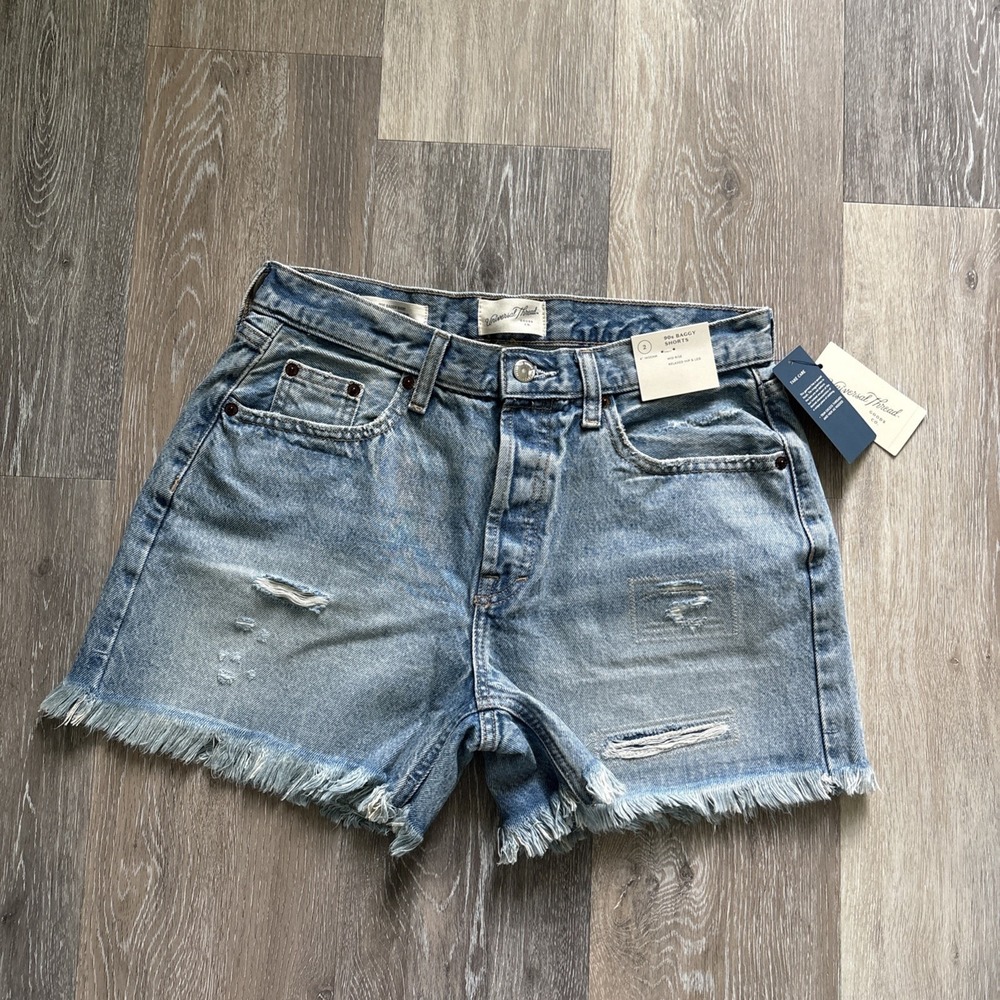 Universal Thread 90s Baggy Shorts 4 Inch Inseam Mid Rise Size 2 Distressed NWT
